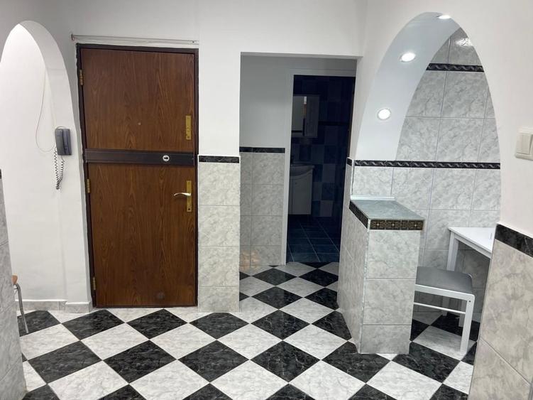 Apartament cu 3 camere decomandat în Dobroești