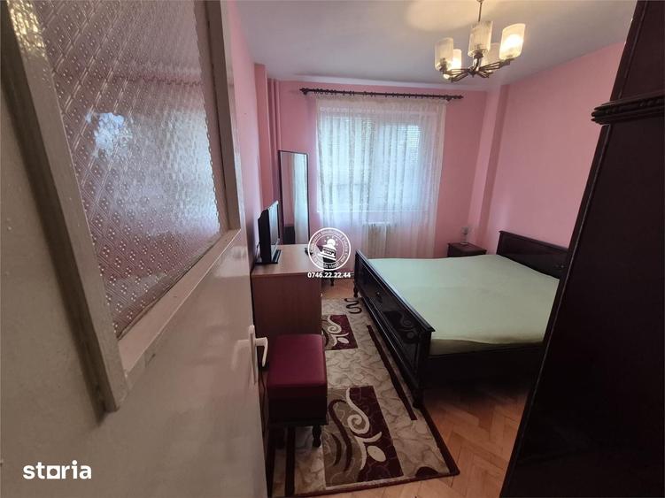 Apartament cu 3 camere decomandat în Gară