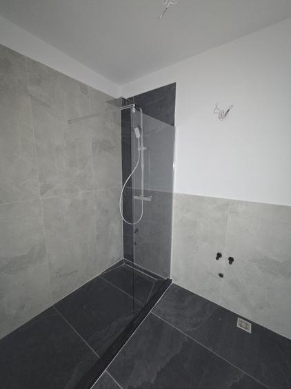 Apartament cu 2 camere semidecomandat în Florești
