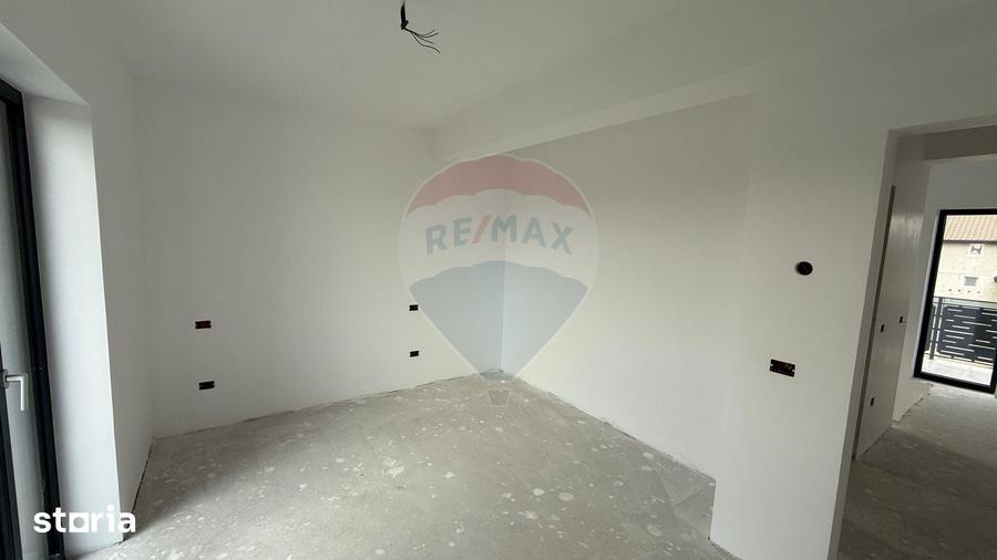 Casă cu 4 camere cu Teren 330 Mp în Central