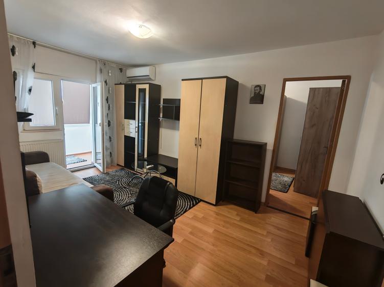 Apartament cu 2 camere nedecomandat în Girocului