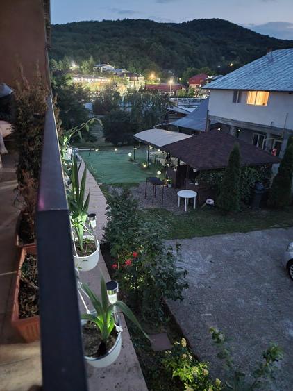 Casă cu 10 camere cu Piscina în Sărata-Monteoru