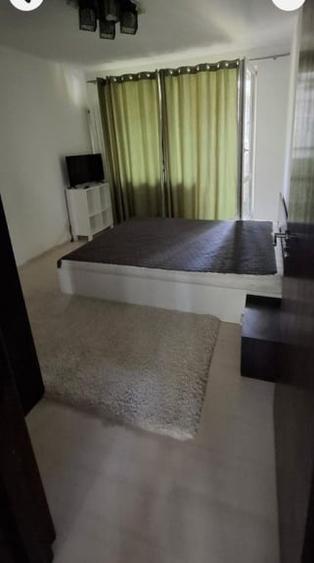 Apartament cu 3 camere, mobilat în Drumul Taberei