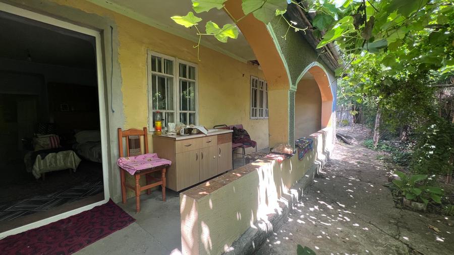 Casă individuală cu 4 camere cu Teren 2921 Mp în Olteni