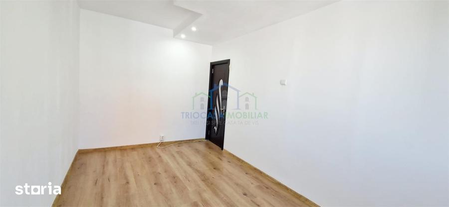 Apartament cu 3 camere semidecomandat în Craiovița Nouă