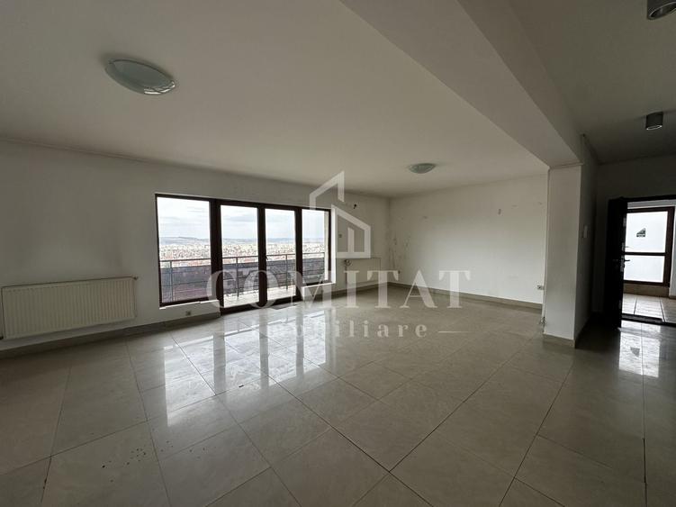 Apartament cu 3 camere semidecomandat în Zorilor