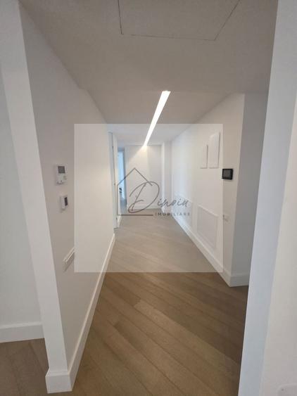 Apartament cu 4 camere decomandat, mobilat în Central