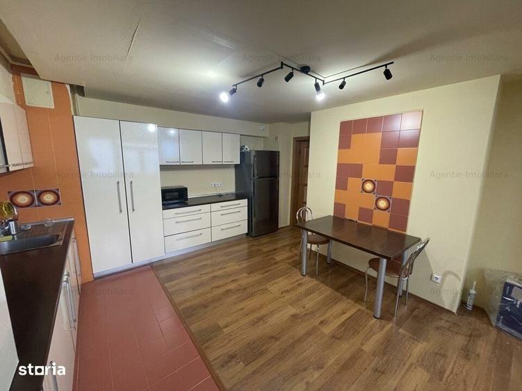 Apartament cu 3 camere în Victoriei