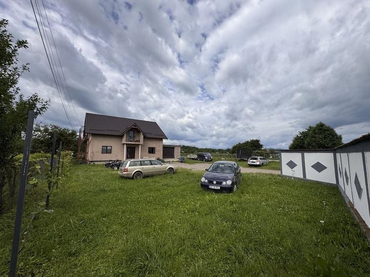 Casă cu 3 camere în Blăgești
