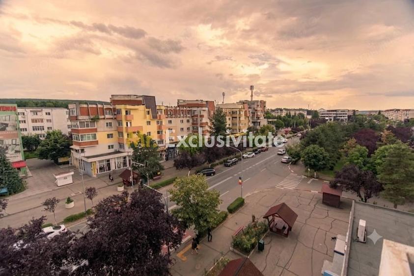 Apartament cu 3 camere decomandat în Central