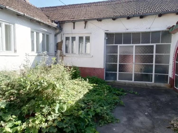 Casă cu 4 camere în Central