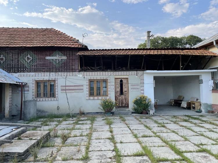 Casă cu 4 camere în Albotele