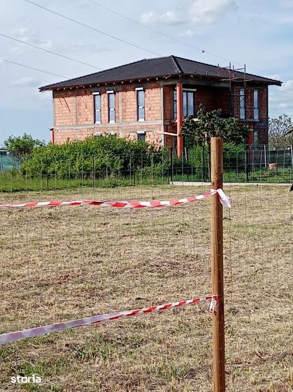 Teren de 903 mp, în Dumbrăvița