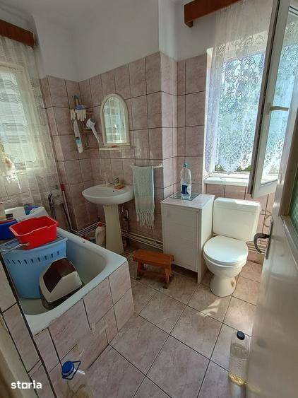 Casă cu 2 camere cu Teren 300 Mp în Central
