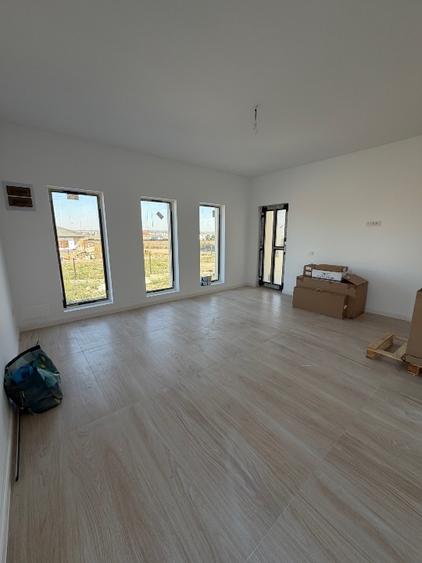 Casă individuală cu 4 camere cu Teren 500 Mp în Miroslava