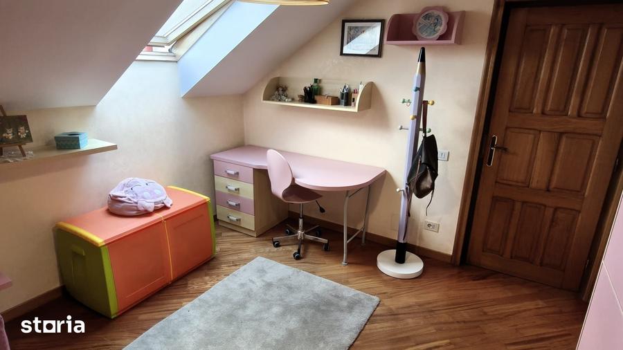 Casă cu 4 camere cu Teren 900 Mp în Central