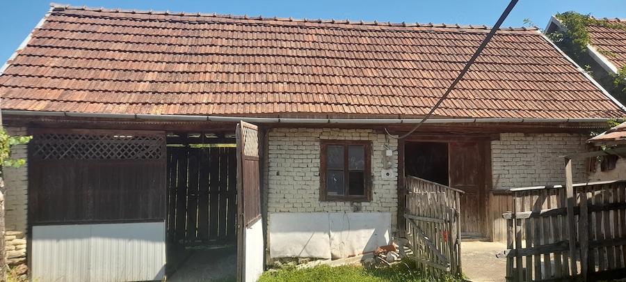 Casă cu 1 camere cu Teren 1000 Mp în Central