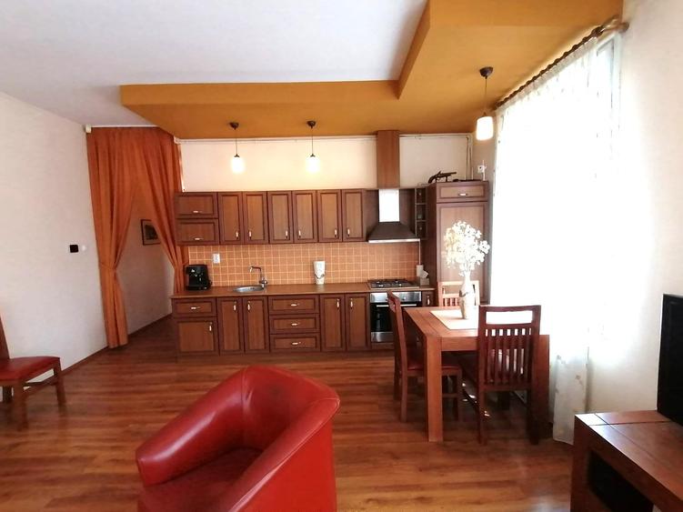 Apartament cu doua camere in zona Piata Sfatului - 3