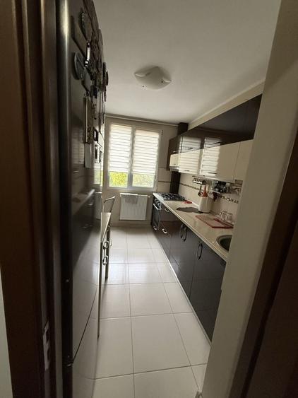 Apartament cu 3 camere decomandat în Central