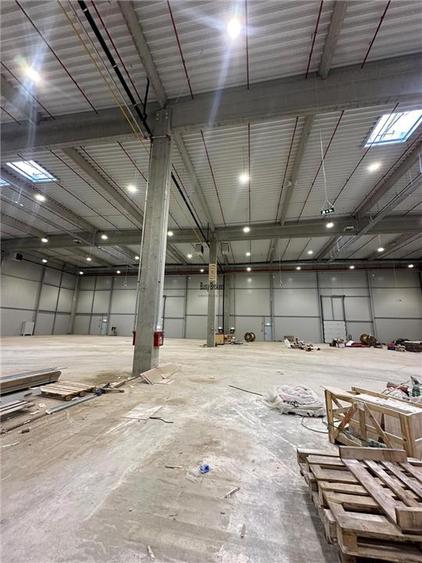 Spațiu industrial, de 1,300 mp, în Luna de Sus