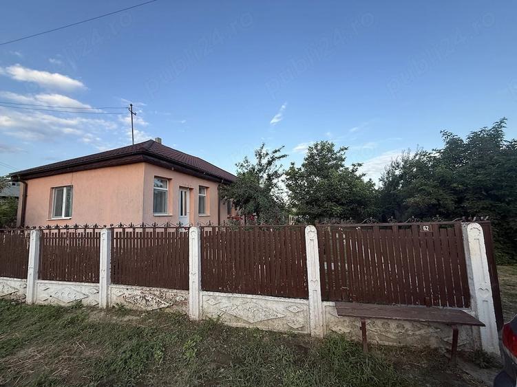 Casă cu Teren 1500 Mp în Padina