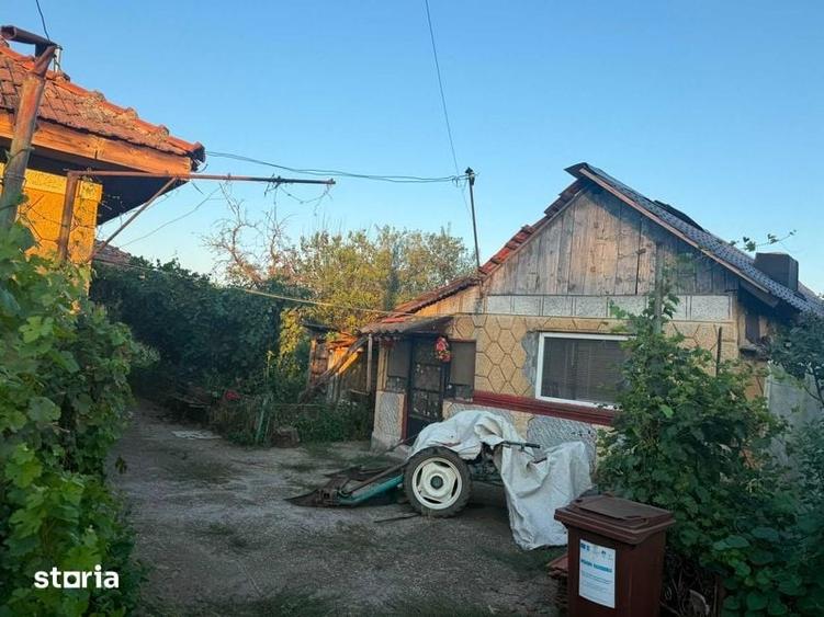 Casă cu 4 camere cu Teren 150 Mp în Năeni