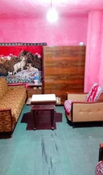 Casă cu 3 camere cu Teren 10300 Mp în Central