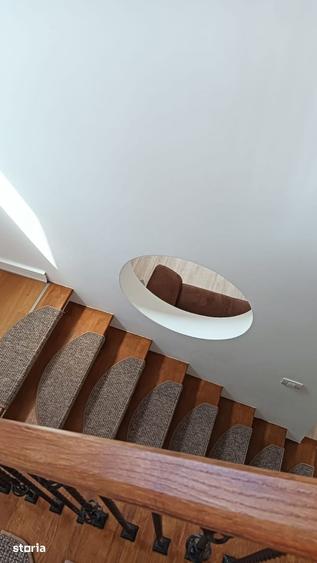 Casă cu 5 camere cu Teren 220 Mp în Central