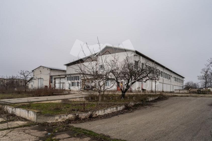 Spațiu industrial, de 1,000 mp, în Est