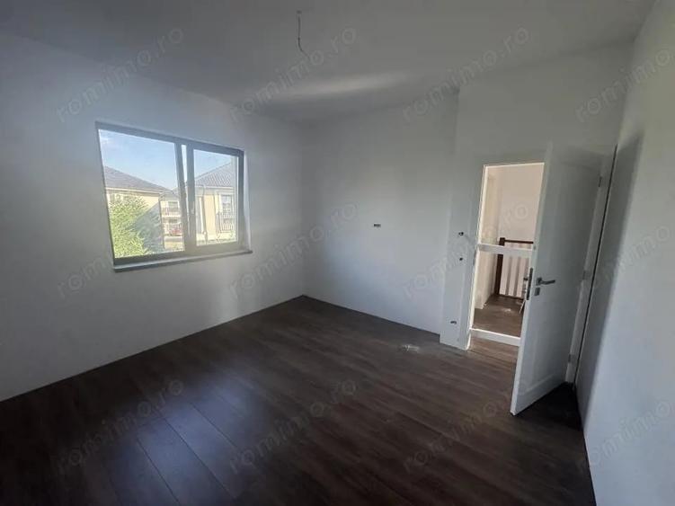 Casă cu 4 camere cu Teren 45 Mp în Chișoda