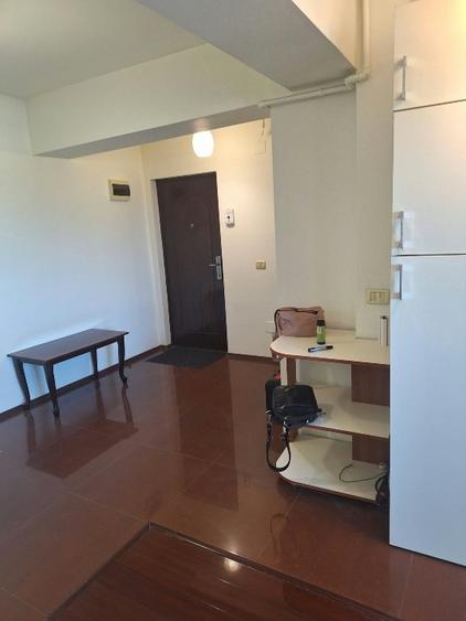 Apartament cu 2 camere decomandat, mobilat în Mogoșoaia