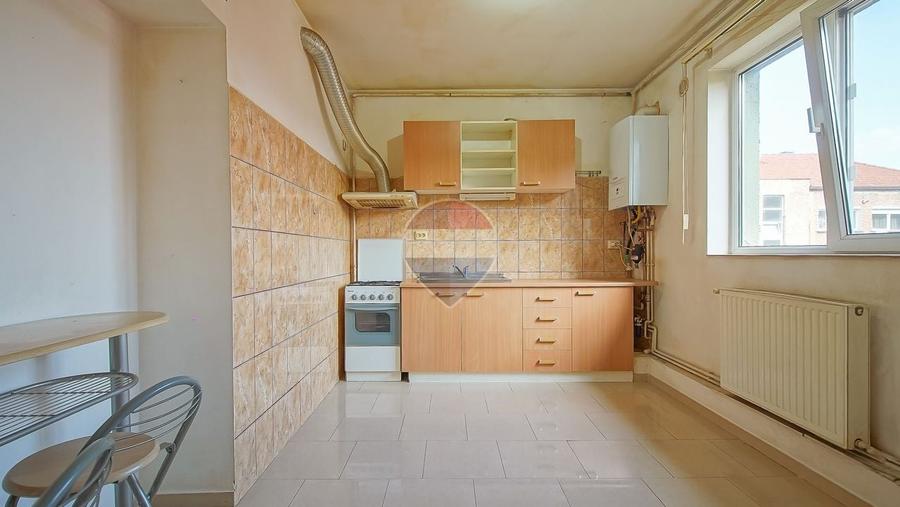 Apartament cu 2 camere decomandat, mobilat în Centrul Civic