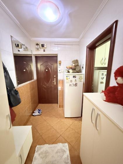 Apartament cu 2 camere semidecomandat, mobilat în Central