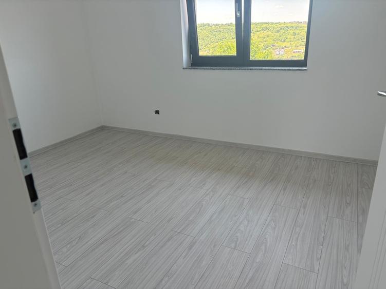 Casă individuală cu 5 camere cu Canalizare în Bârnova