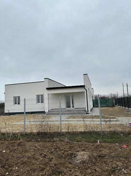 Casă cu 5 camere în Adunații-Copăceni
