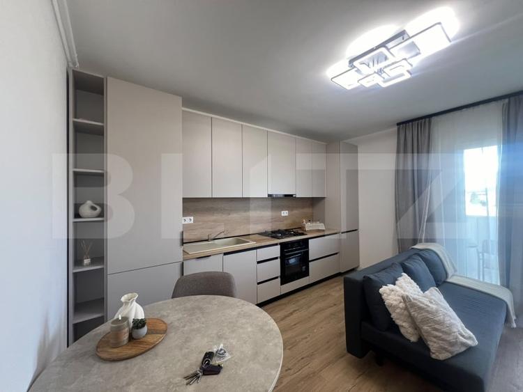 Apartament cu 2 camere semidecomandat, mobilat în Florești