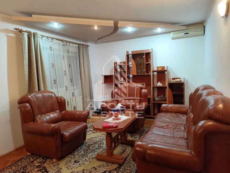 Apartament cu 3 camere decomandat, mobilat în Spitalul Județean