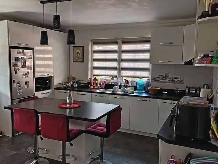 Casă individuală cu 3 camere cu Teren 1800 Mp în Ipotești
