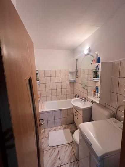 Garsonieră decomandată, mobilată în Complex Studențesc