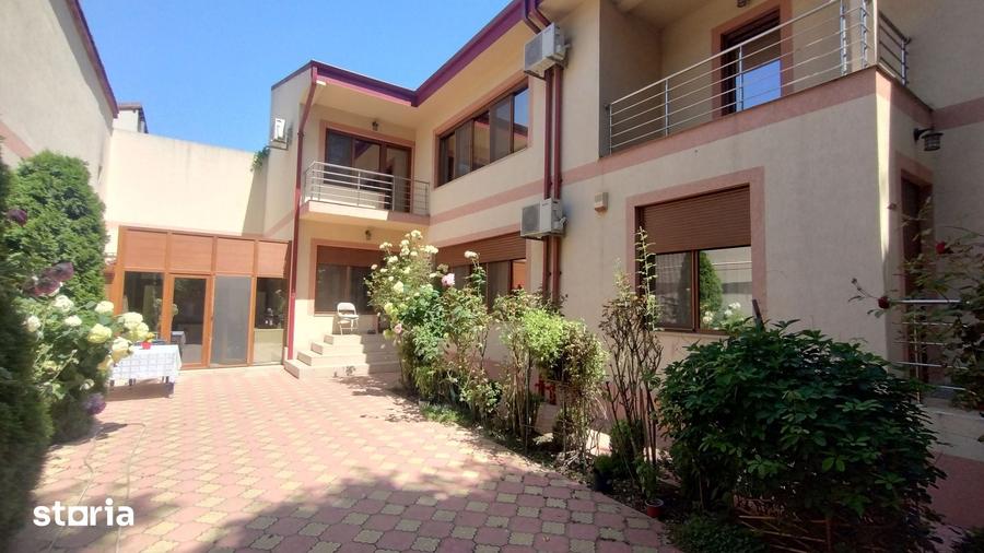 Casă cu 5 camere cu Teren 270 Mp în Adamclisi