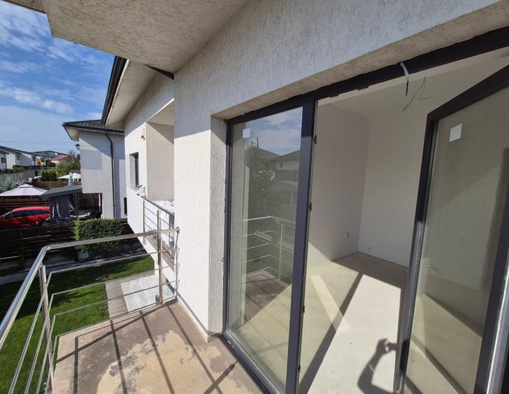 Duplex cu 4 camere cu Canalizare în Chiajna