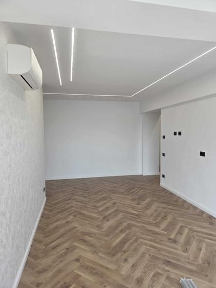 Apartament cu 3 camere în Ipotești