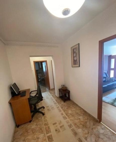 Apartament cu 3 camere decomandat, mobilat în Colentina