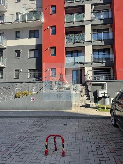 Apartament cu 2 camere decomandat în Tractorul