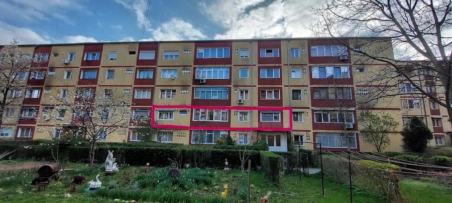 Apartament cu 3 camere semidecomandat în Govândari