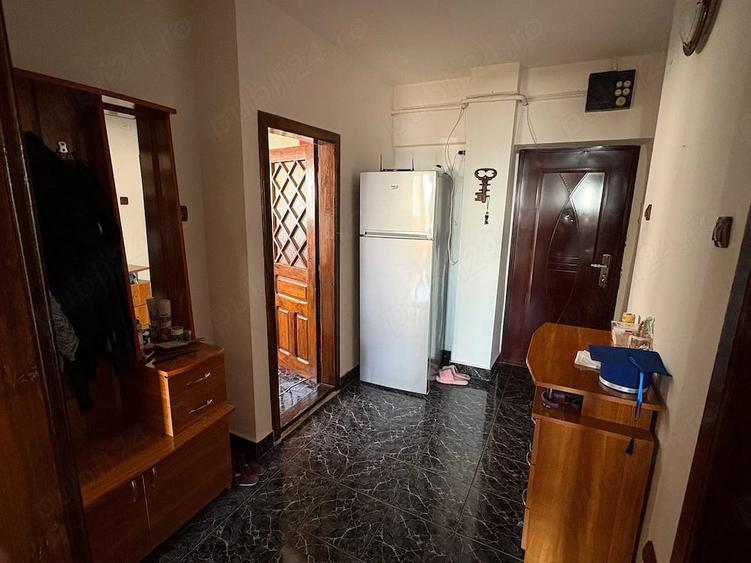 Apartament cu 2 camere decomandat în Exterior Vest
