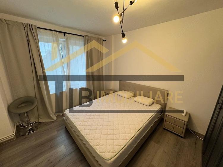 Apartament cu 3 camere semidecomandat în Pandurilor