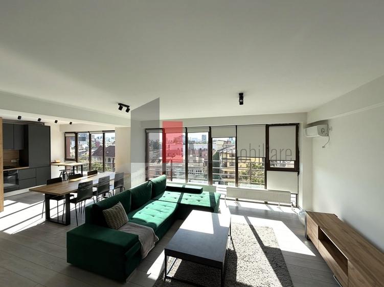 Apartament cu 3 camere decomandat, mobilat în Sud