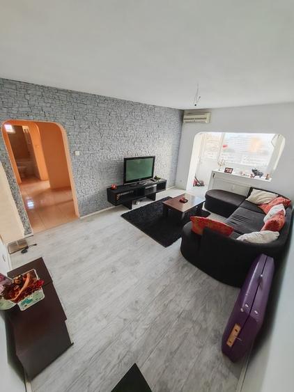 Apartament cu 2 camere decomandat în Vest