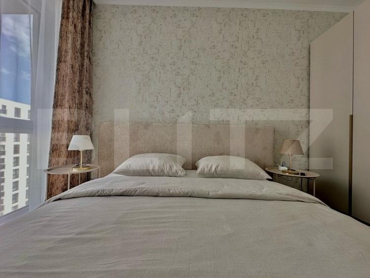 Apartament cu 3 camere semidecomandat, mobilat în Vest